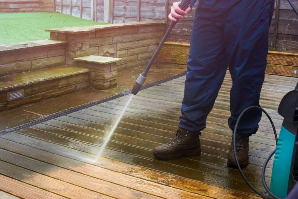 cleaning decking with pressure washer